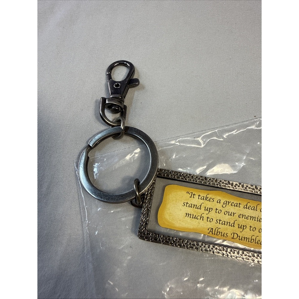 Universal Studios Harry Potter Albus Dumbledore Bravery Quote Pewter Keychain - Picture 3 of 6